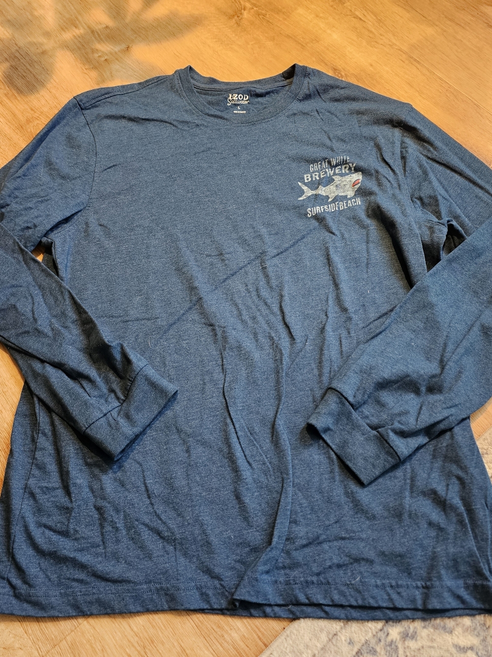 IZOD Saltwater men's long-sleeve t-shirt Size Large "Great White Brewery" Large
